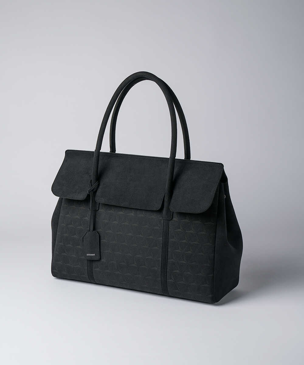 tuka　ESTIVANT ALL BLACK 100 エスティバン　限定 RECOMMEND ITEM vol.355 クラス感と機能性を備えた〈エスティバン〉の