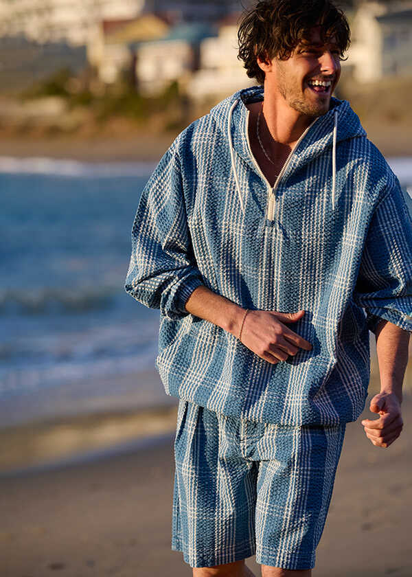 【着まわし力抜群】大人の休日は〈ザ・ダファー・オブ・セントジョージ〉の涼感セットアップで！