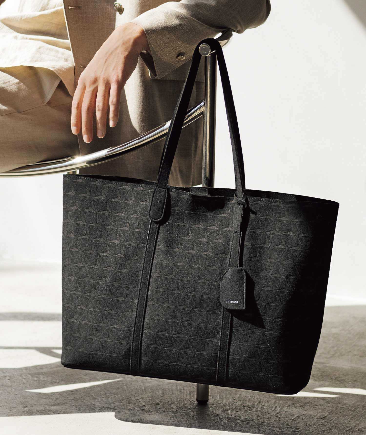 tuka　ESTIVANT ALL BLACK 100 エスティバン　限定 FOCUS BRAND vol.413 【雨に強い】梅雨空を涼しい顔で乗り切るなら
