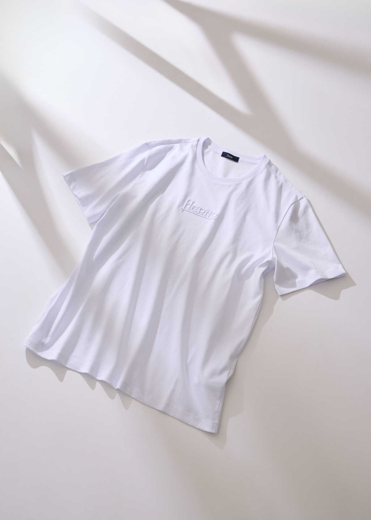 ひと味違う大人の高級“白Tシャツ”４選！