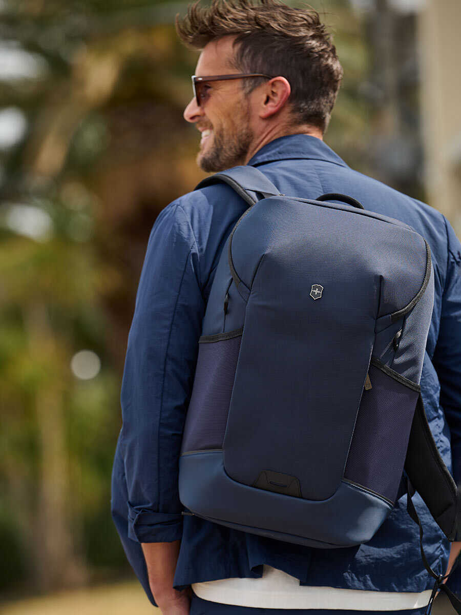 FOCUS BRAND vol.314 スタイリッシュな出張や旅は〈ヴィクトリノックス