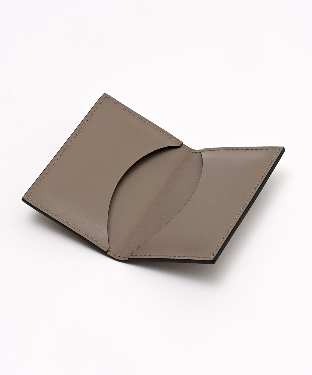 編み込み調デザインが美しいイタリア製名刺入れ