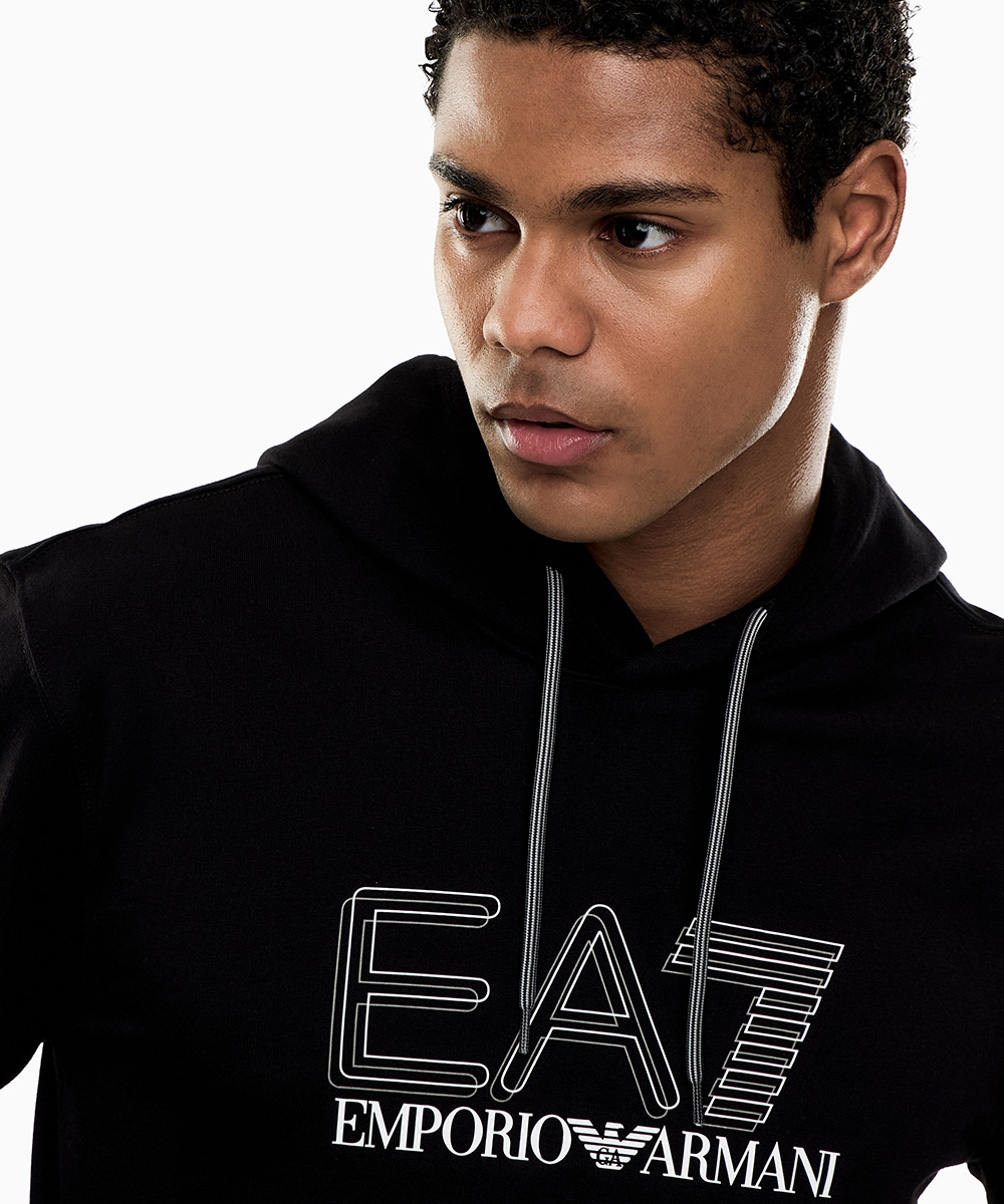 ロゴ入り プルオーバーフーディー