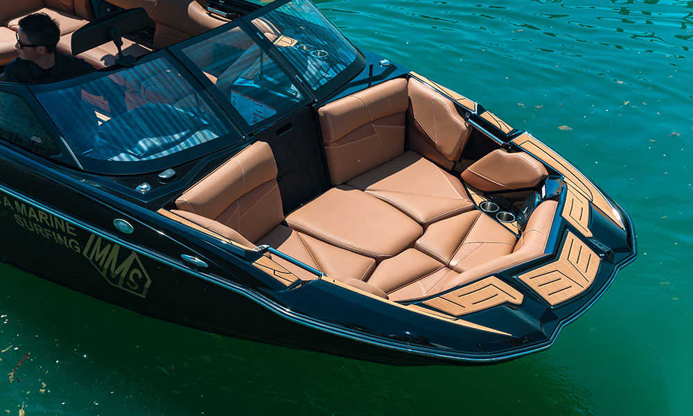 Fi23×〈ムータ マリン〉 特別モデル | センチュリオン ボート | Safari