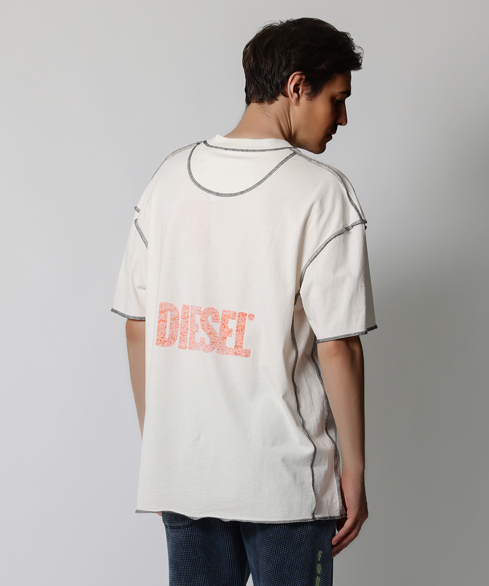 オーバーロックステッチデザインTシャツ