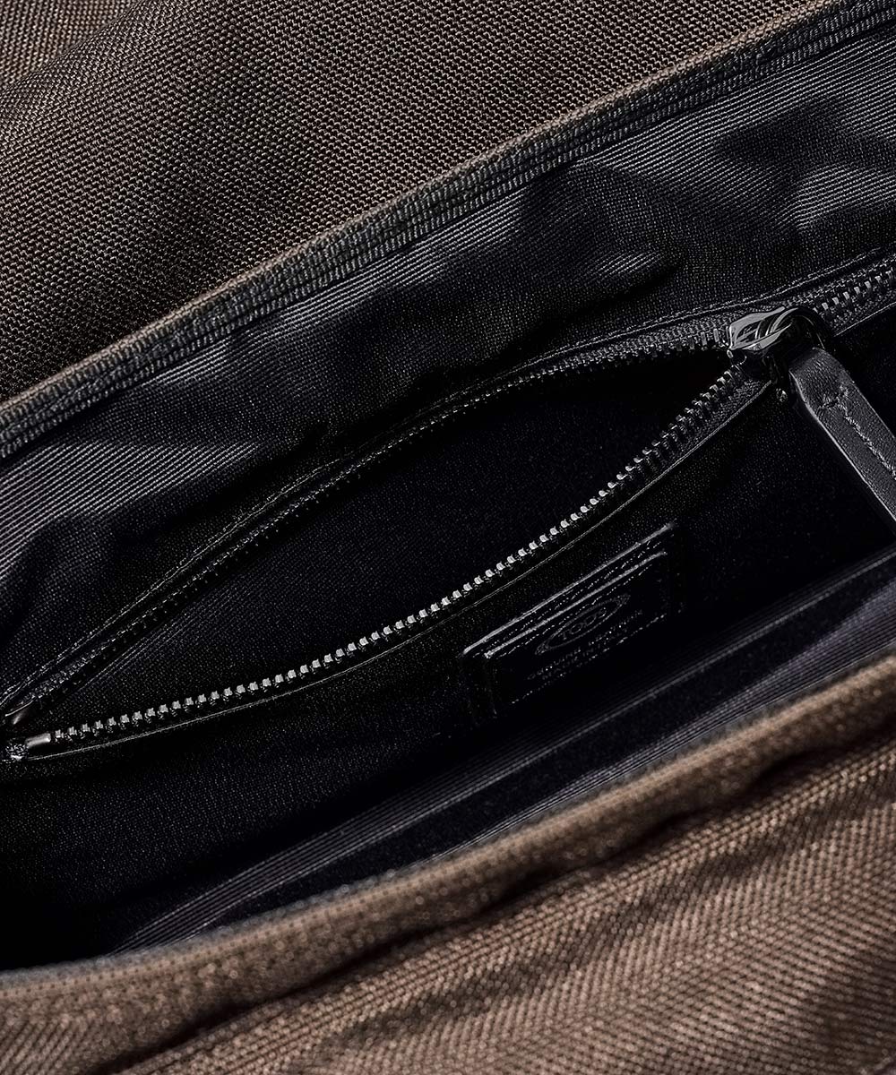 【店舗限定の販売アイテム】〈トッズ〉のクロスボディバッグ