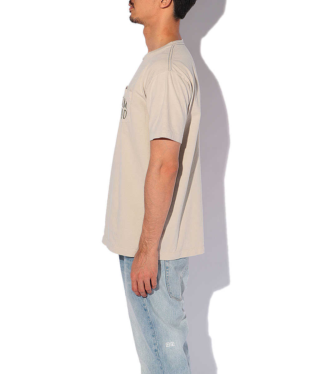 ロゴ刺繍ポケットクルーネックTシャツ