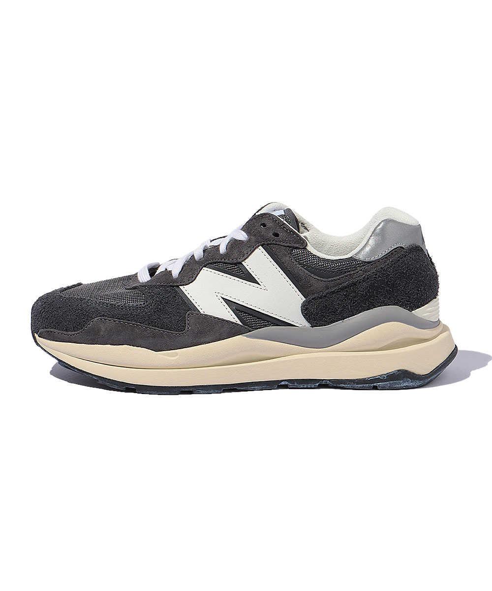 “M5740”スニーカー