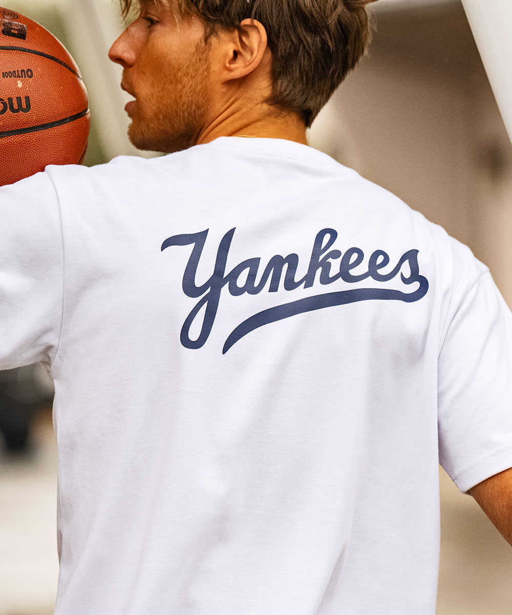 【別注・限定商品】ニューヨーク・ヤンキースロゴプリントクルーネックTシャツ