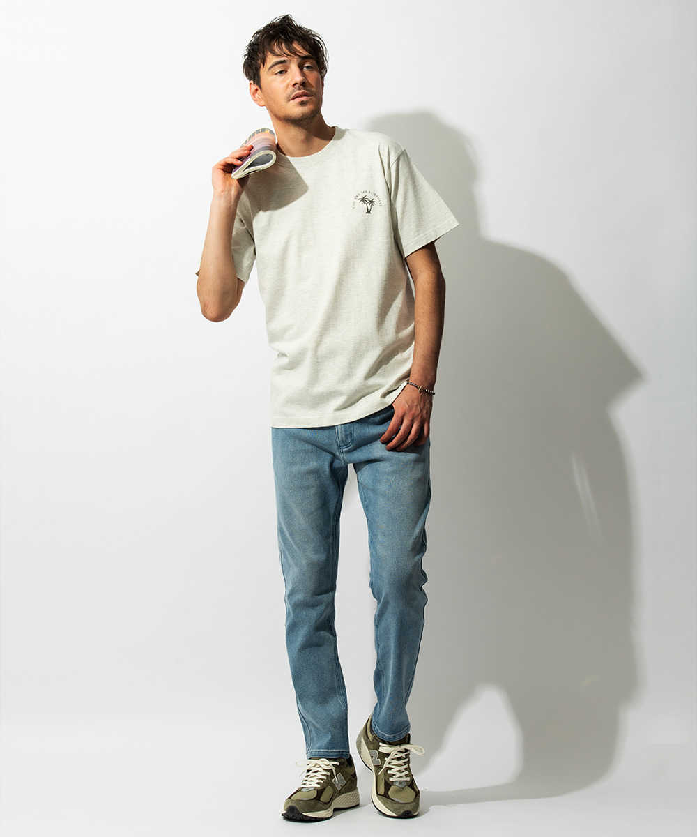 限定 胸プリントクルーネックTシャツ