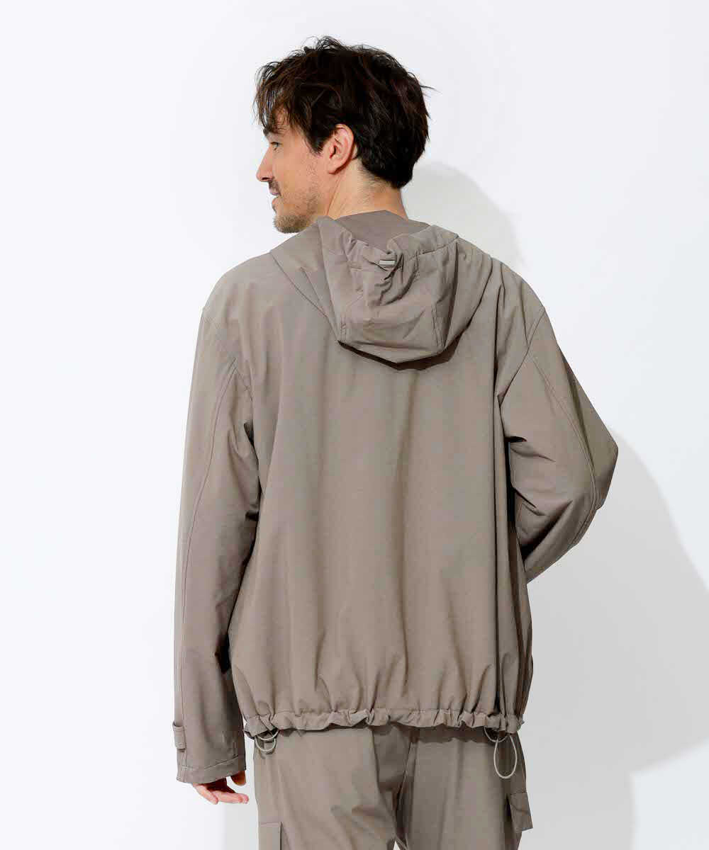 ナイロンブルゾン