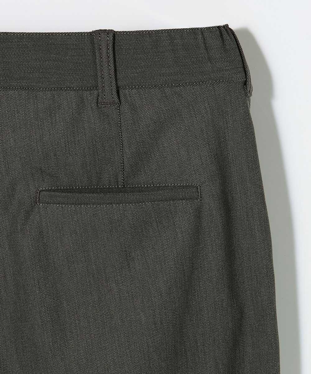 Triporous™ ワンダーシェイプ チノパンツ