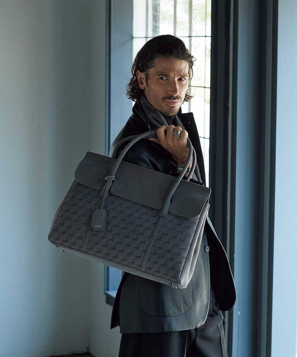 モノグラム柄 フラップバッグ M ウルトラスエード Ultrasuede