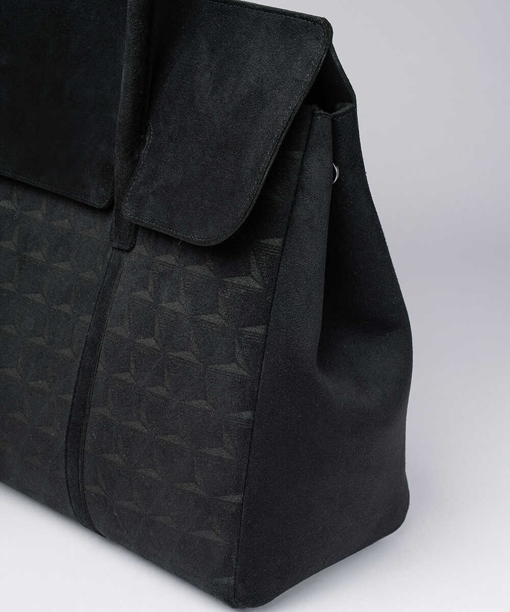 モノグラム柄 フラップバッグ M ウルトラスエード Ultrasuede