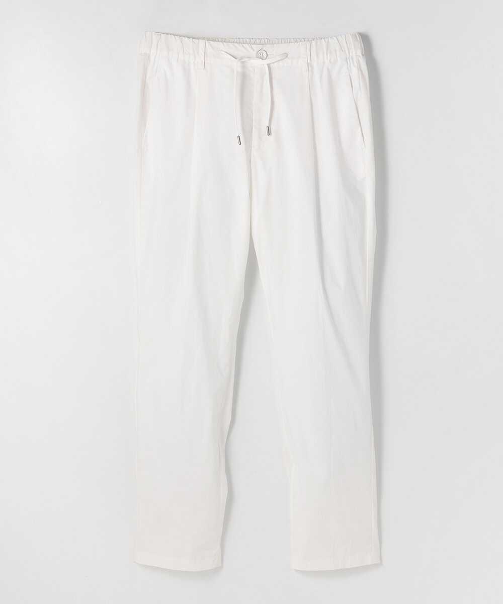 ホワイトテイパードパンツ