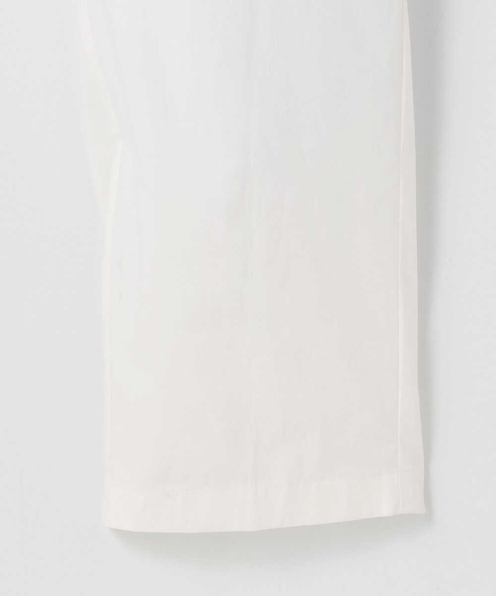 ホワイトテイパードパンツ