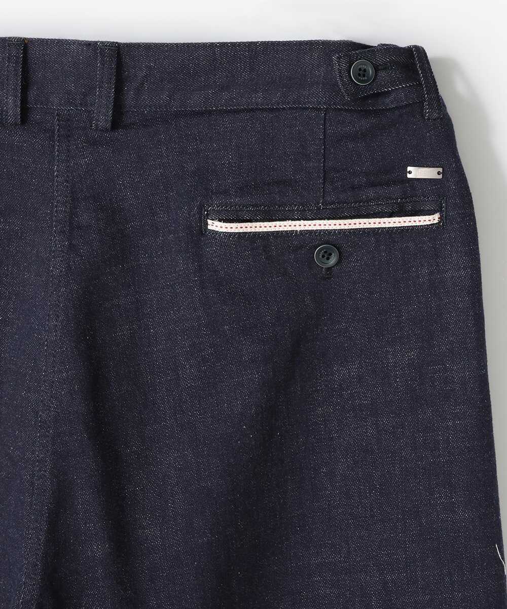 テイパードデニムパンツ