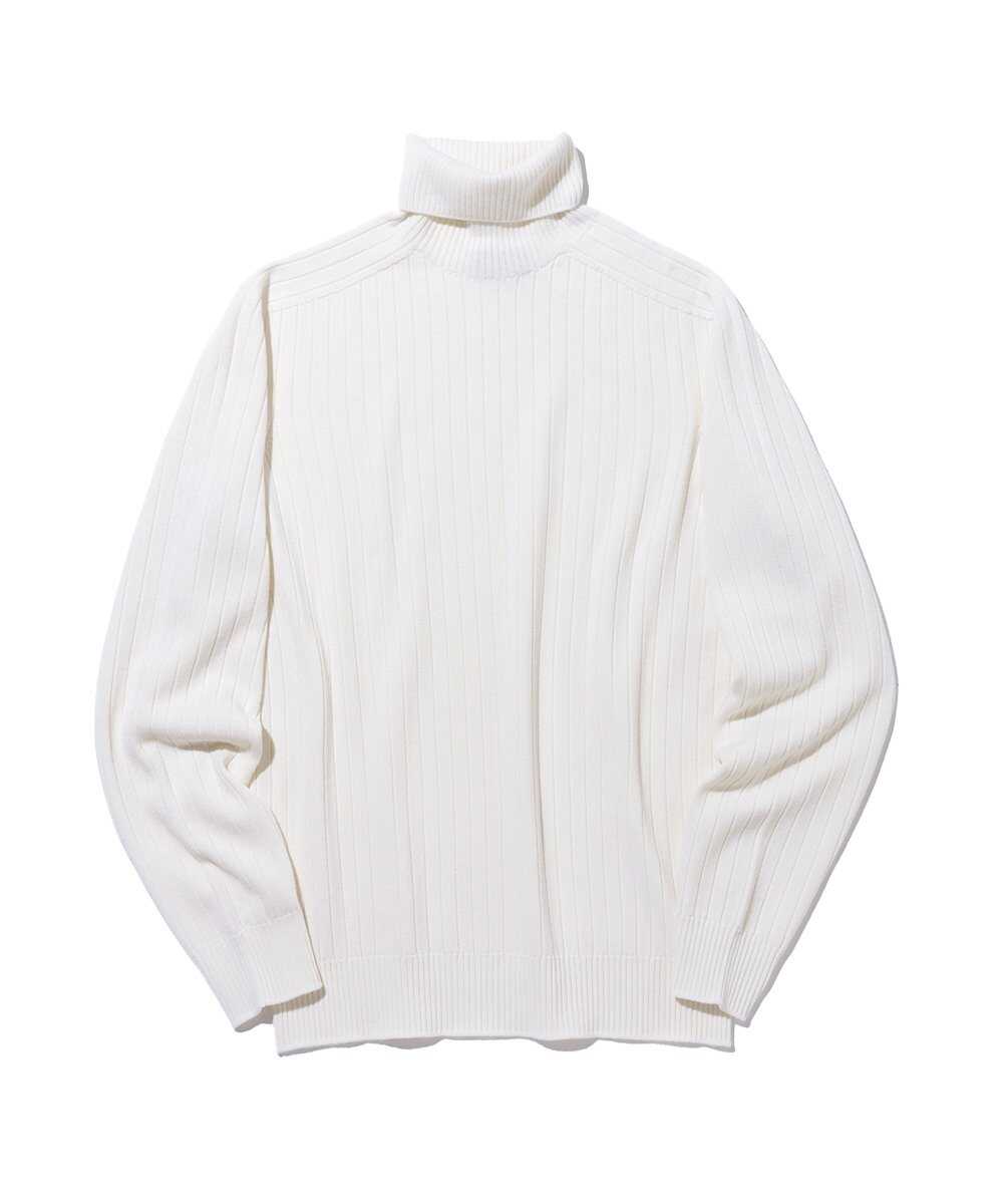 タートルネックニット