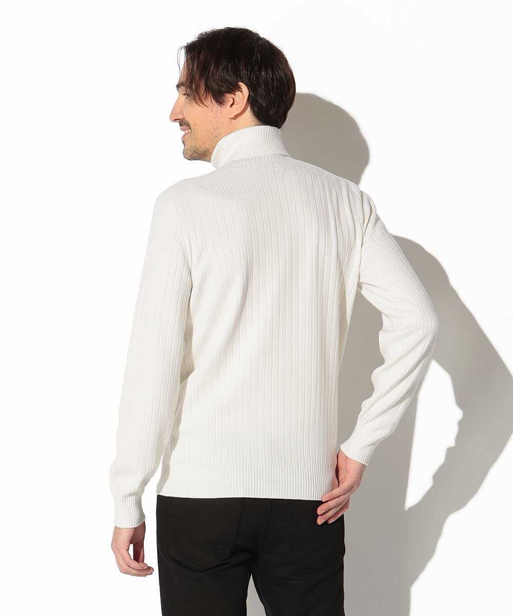 タートルネックニット