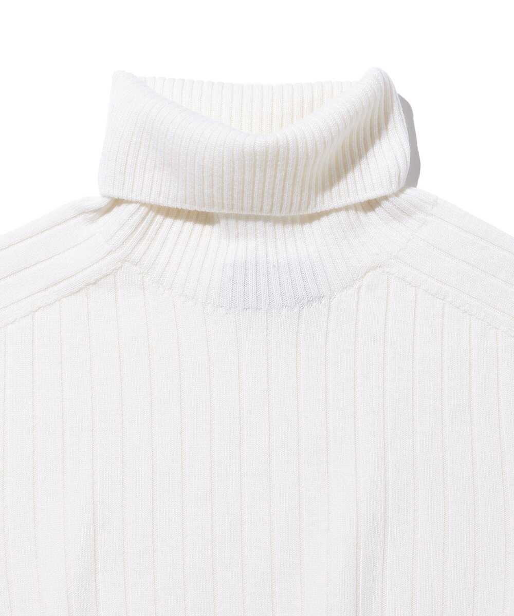 タートルネックニット