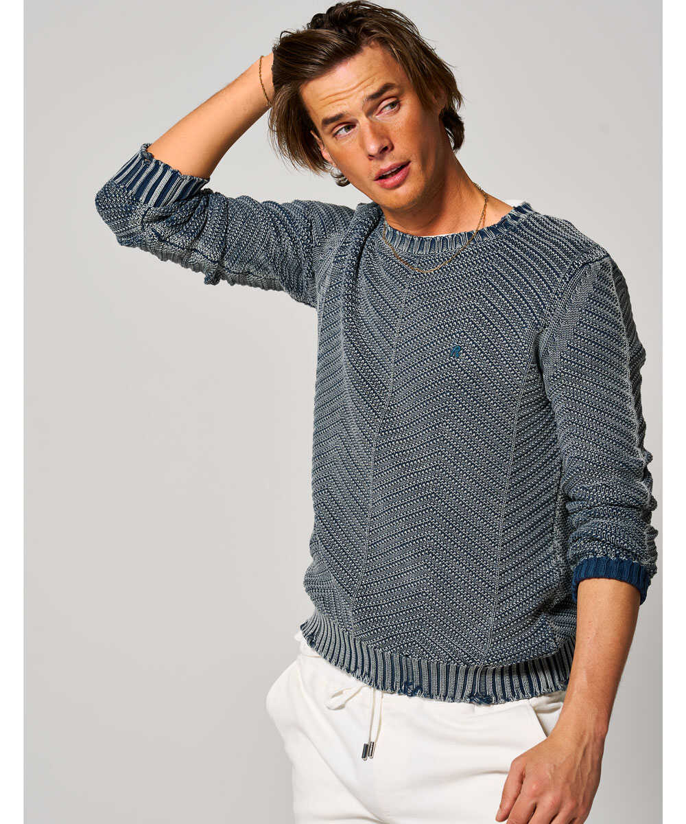 ヘビーウォッシュ ダメージニット