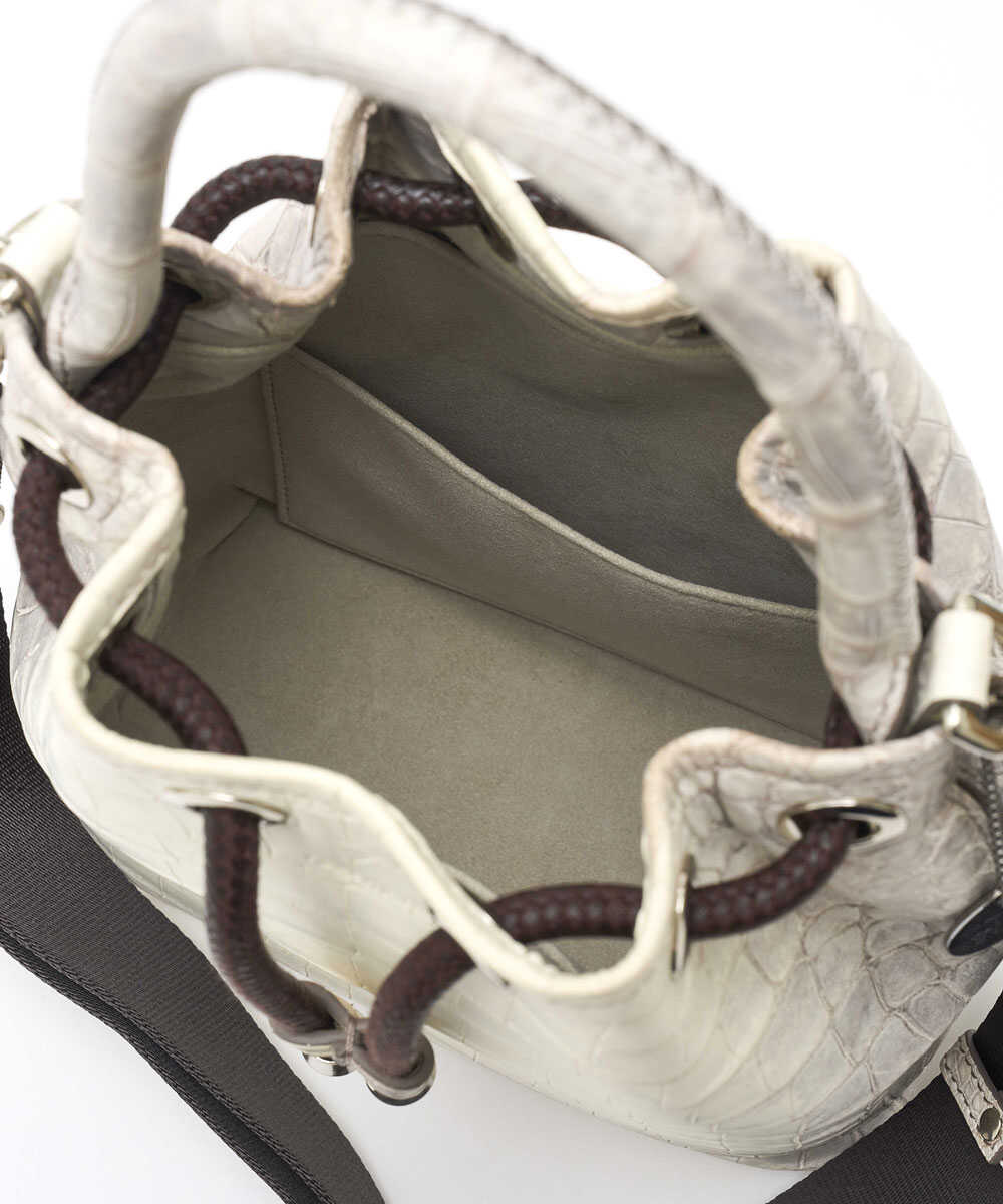 ヒマラヤクロコ ドライビング巾着