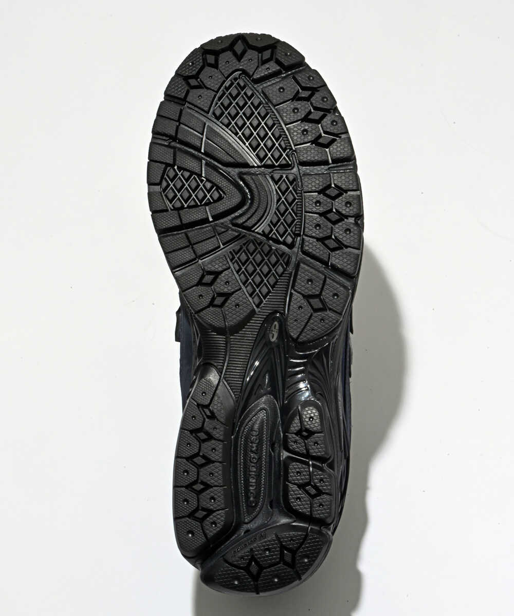 『Safari』別注"1906R"スニーカー