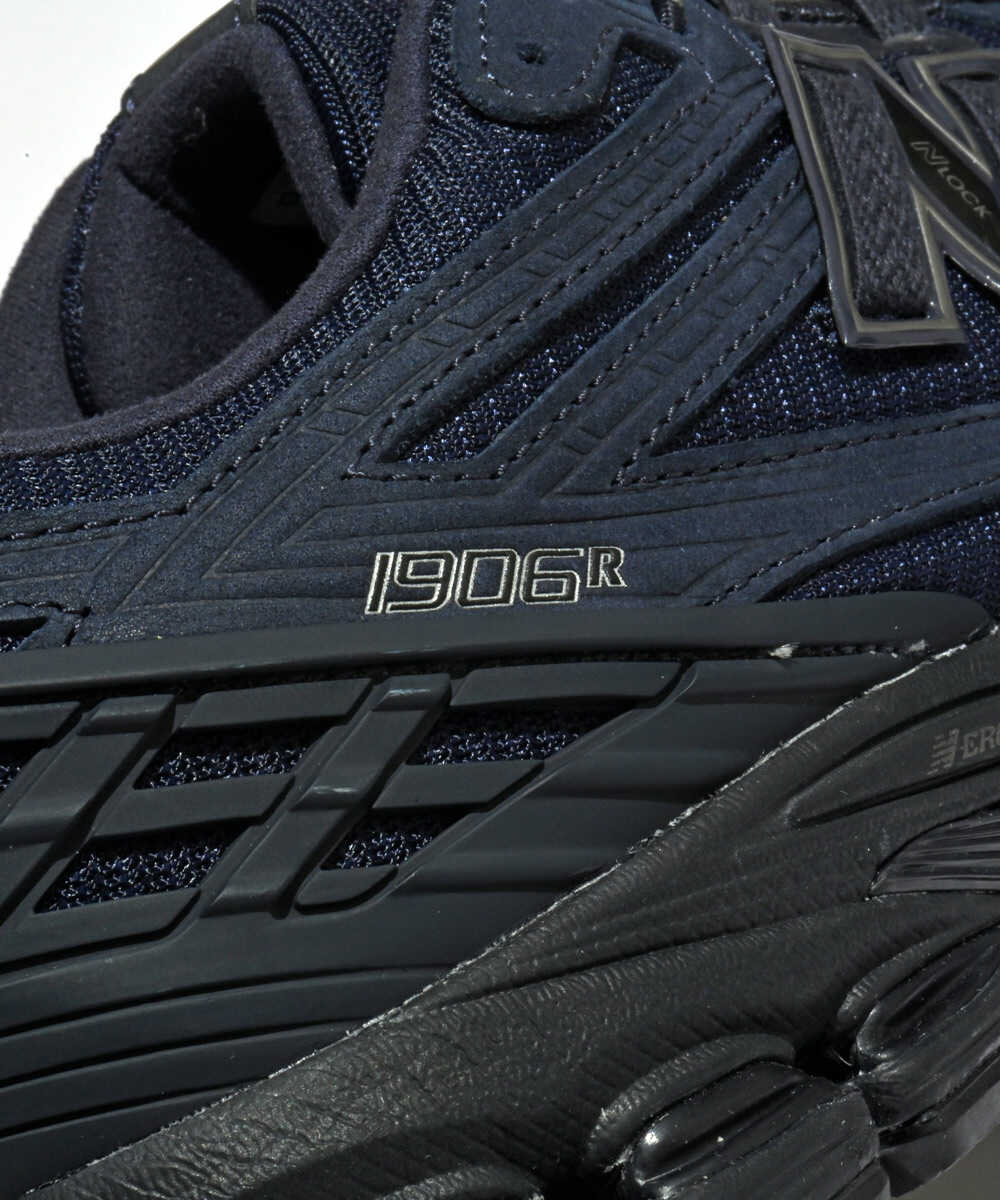 『Safari』別注"1906R"スニーカー