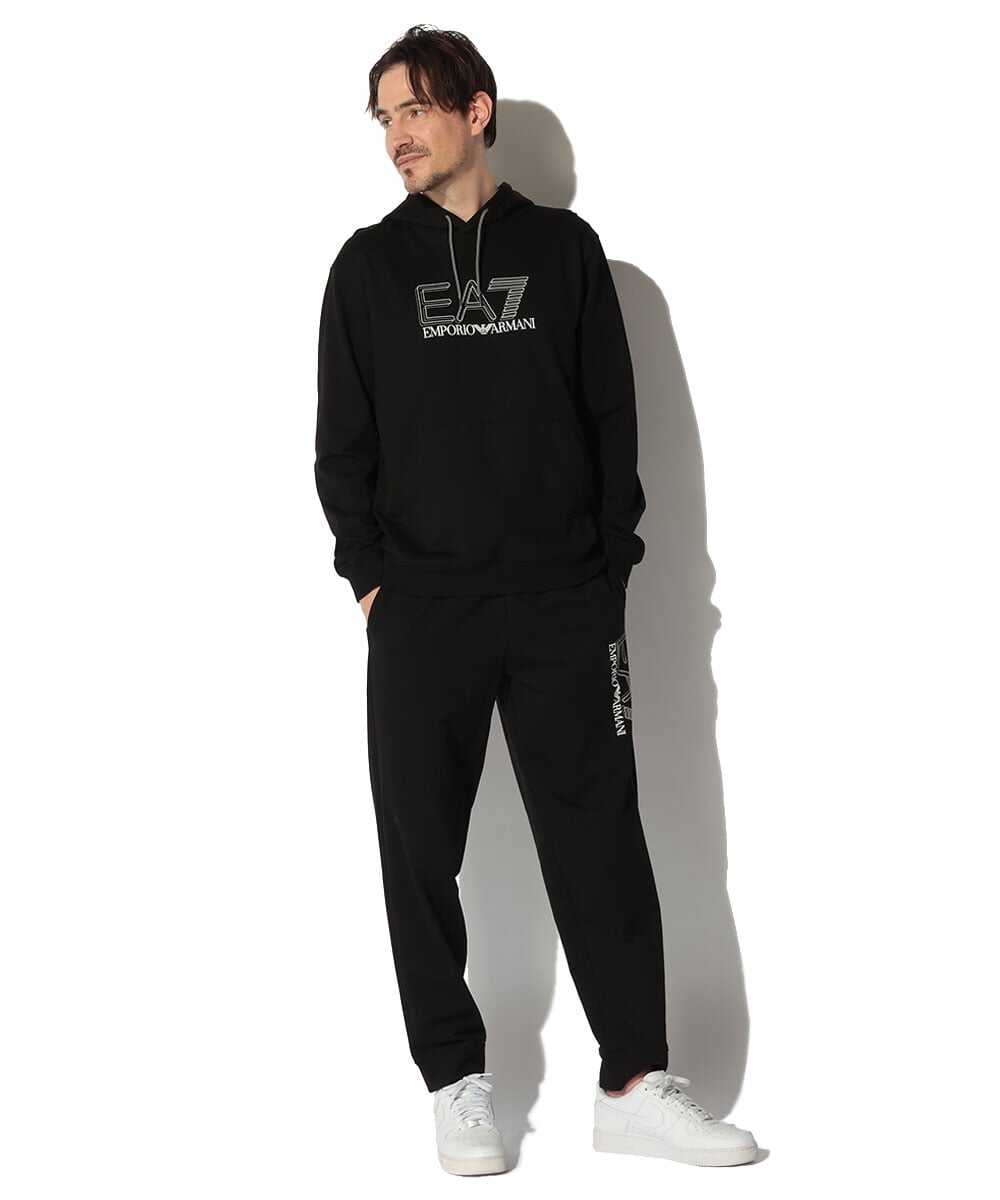 ロゴ入り プルオーバーフーディー