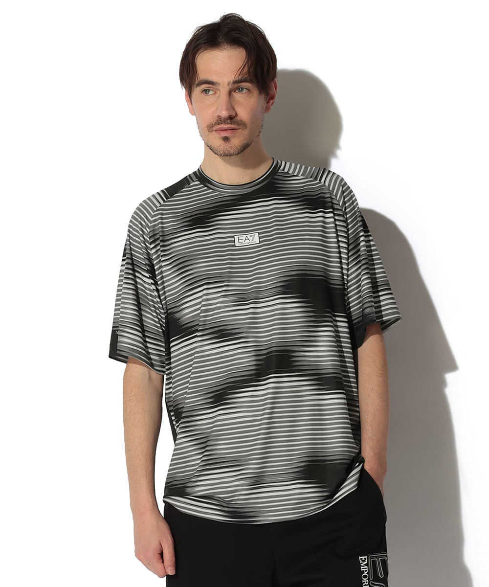 テクニカルファブリック グラフィックTシャツ