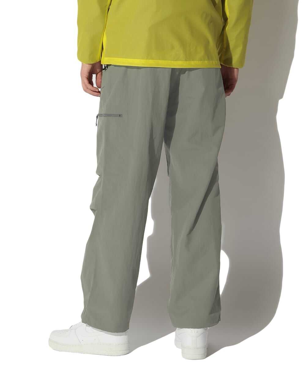 パラシュートパンツ