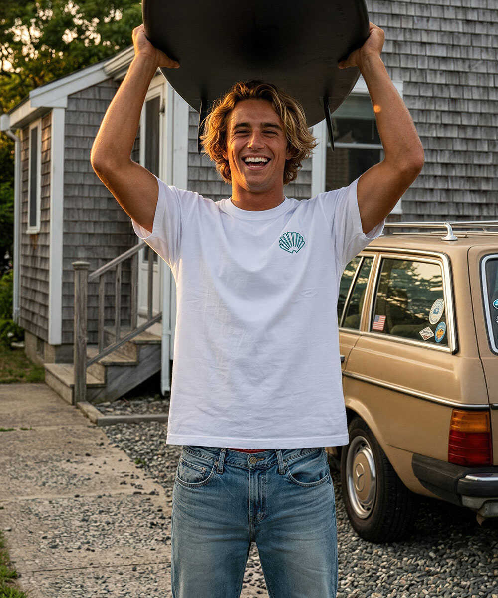 刺繍ロゴ Tシャツ