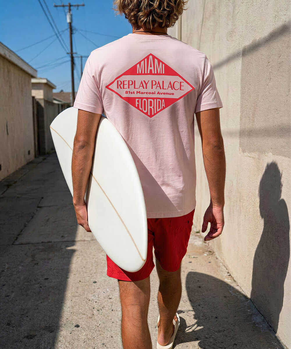 バックプリントロゴTシャツ