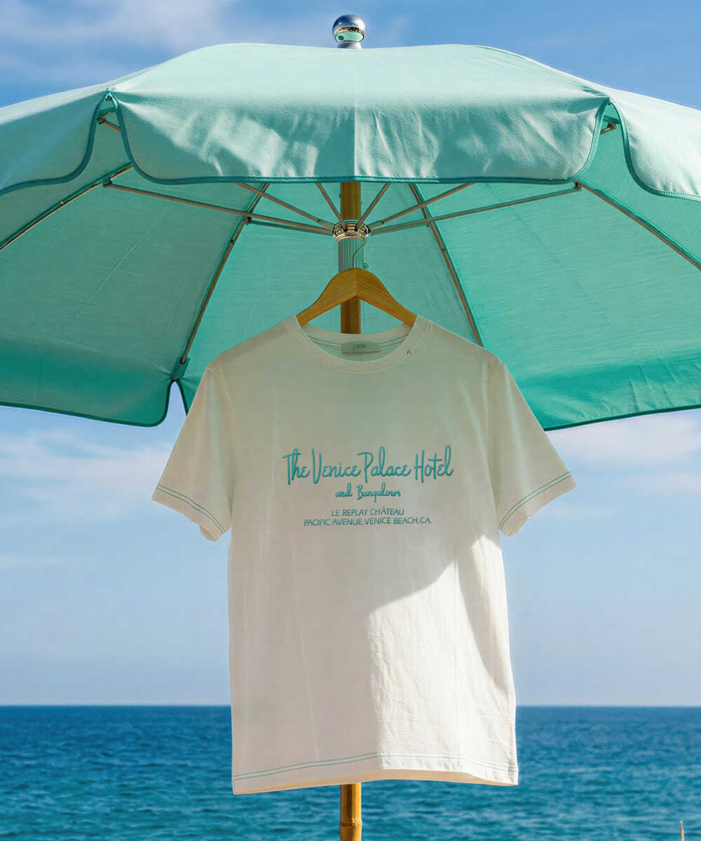 ロゴTシャツ