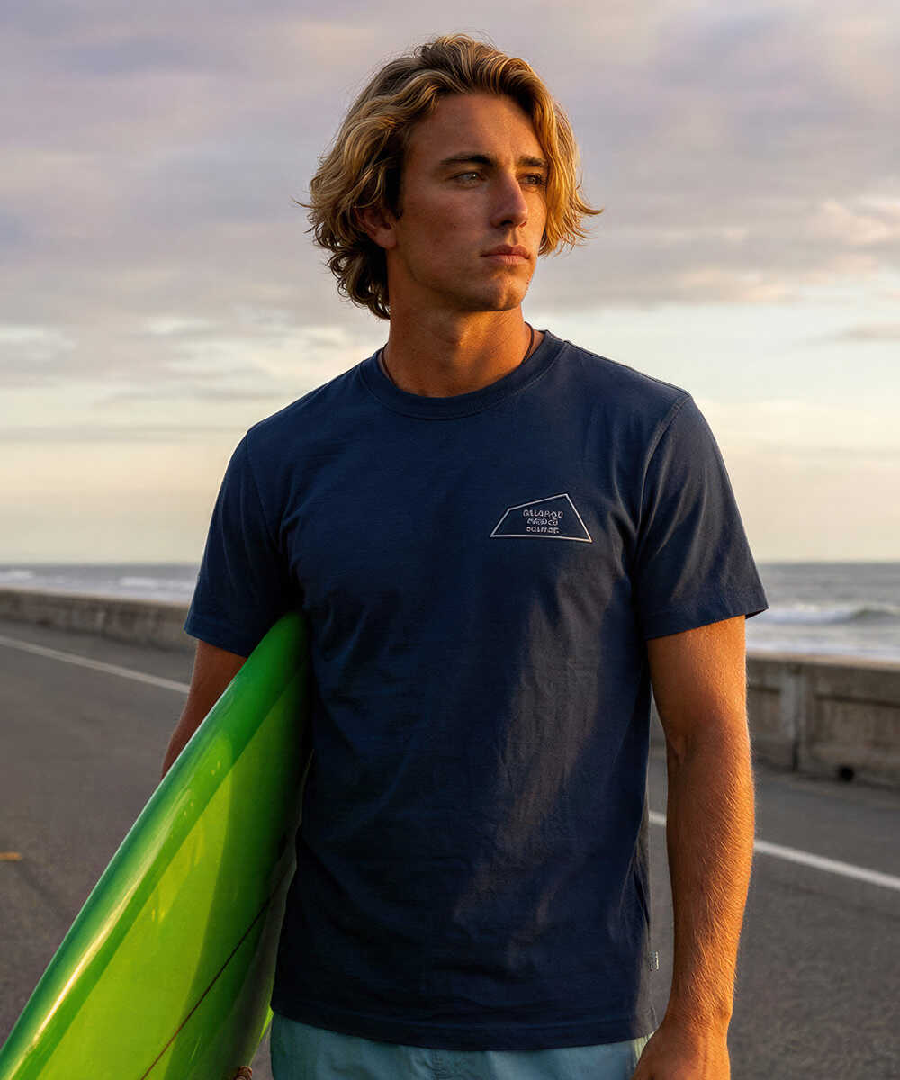 バックプリント ロゴTシャツ