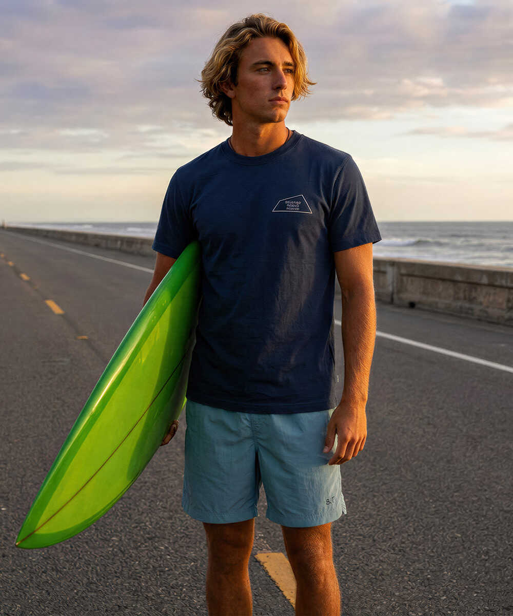 バックプリント ロゴTシャツ