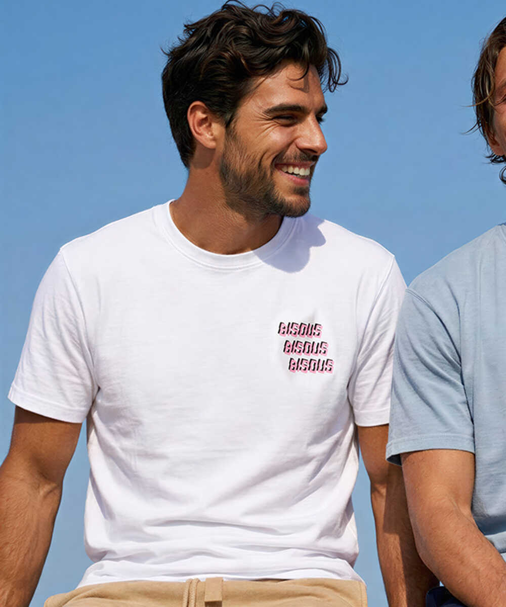 バックロゴプリントTシャツ