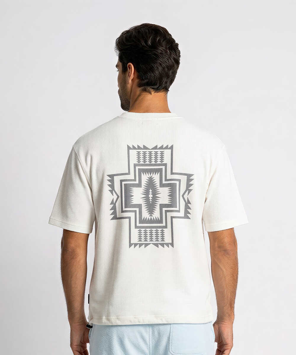 バックプリントTシャツ