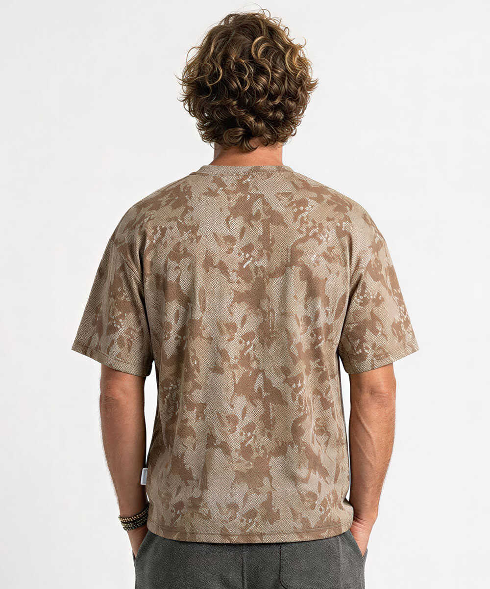 カモ柄プリントTシャツ