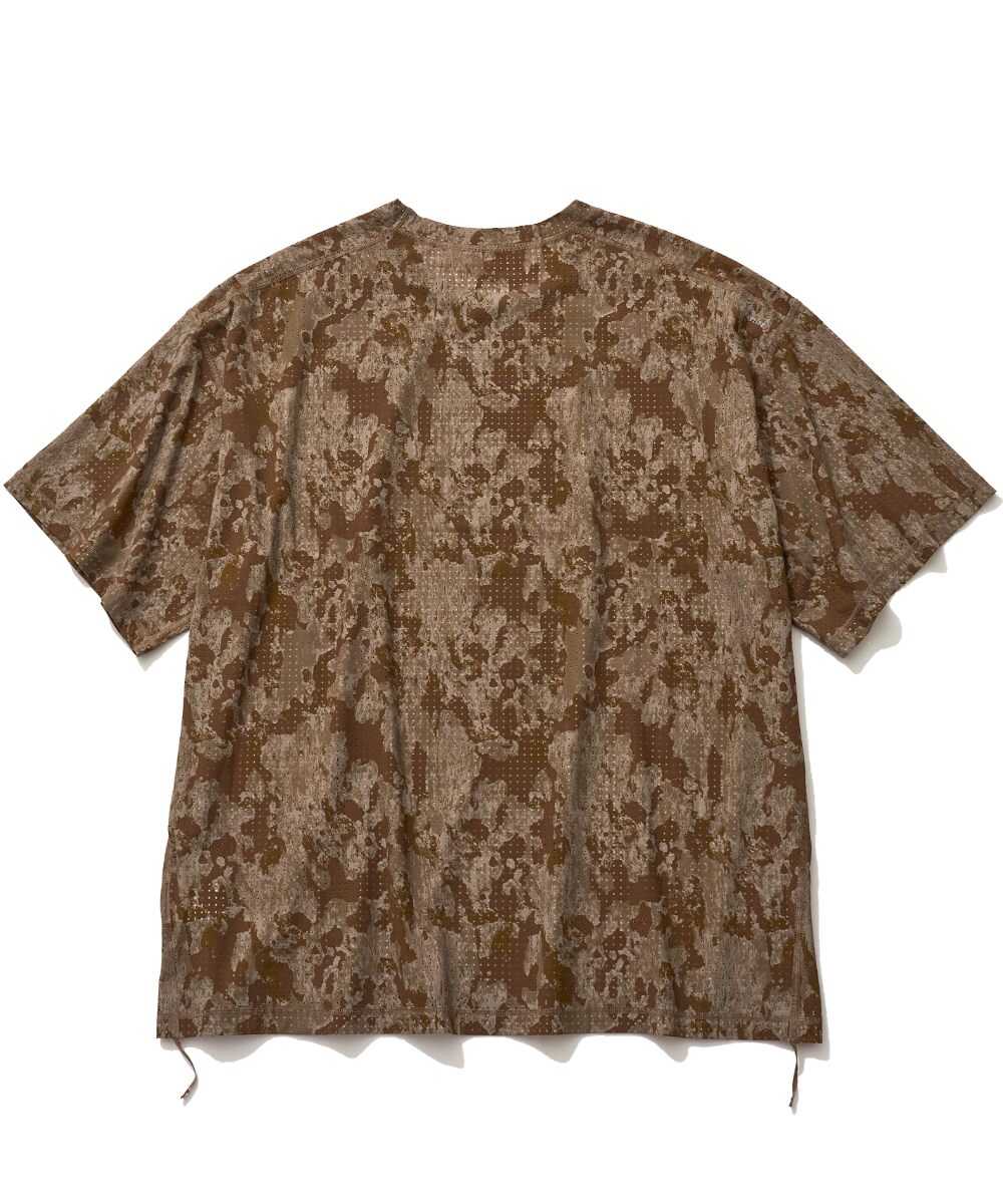 カモ柄プリントTシャツ