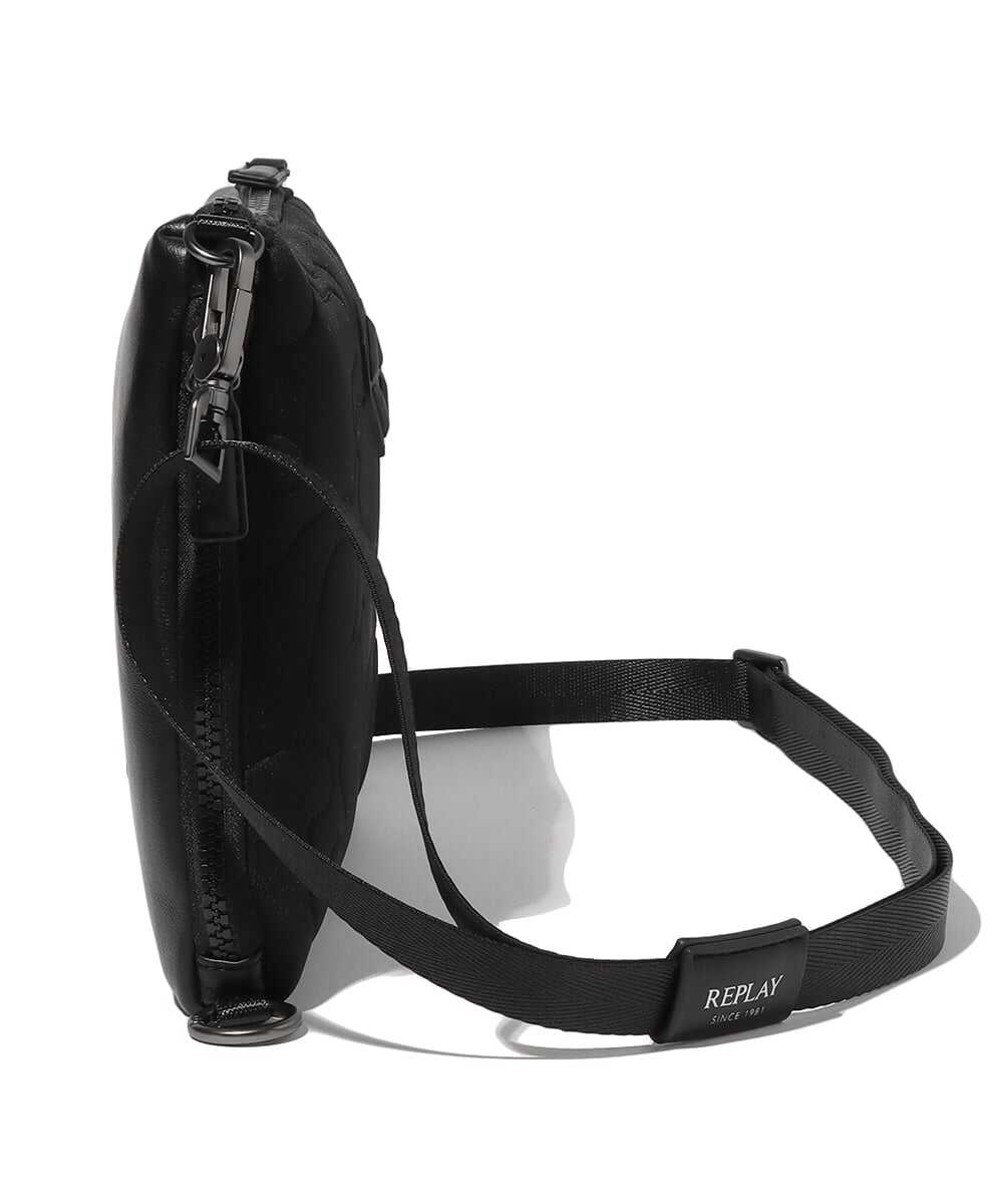 シンセティック ジップスクエアーサコッシュ