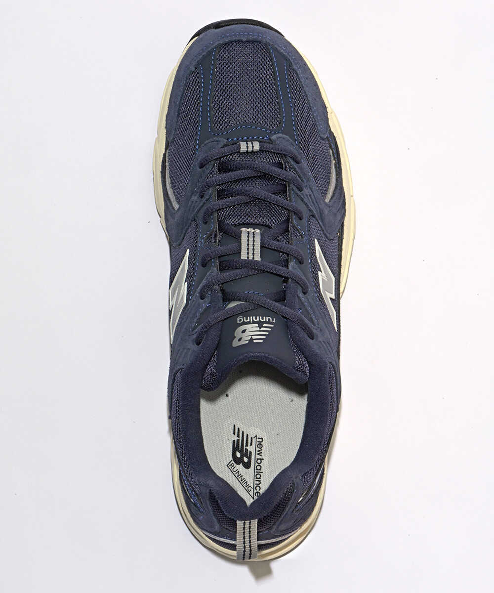 『Safari』別注"530"スニーカー