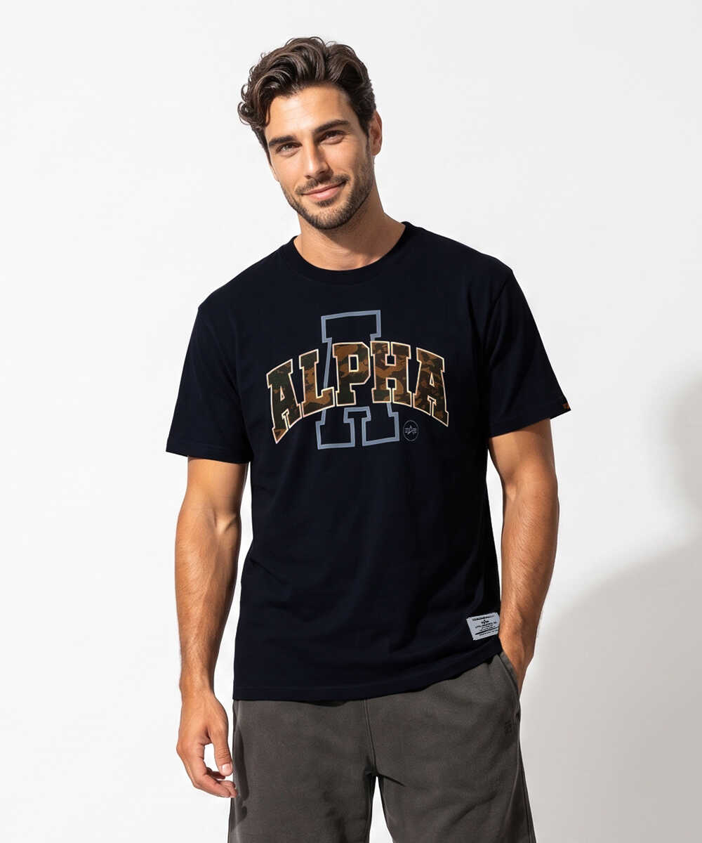 カレッジロゴ プリントTシャツ