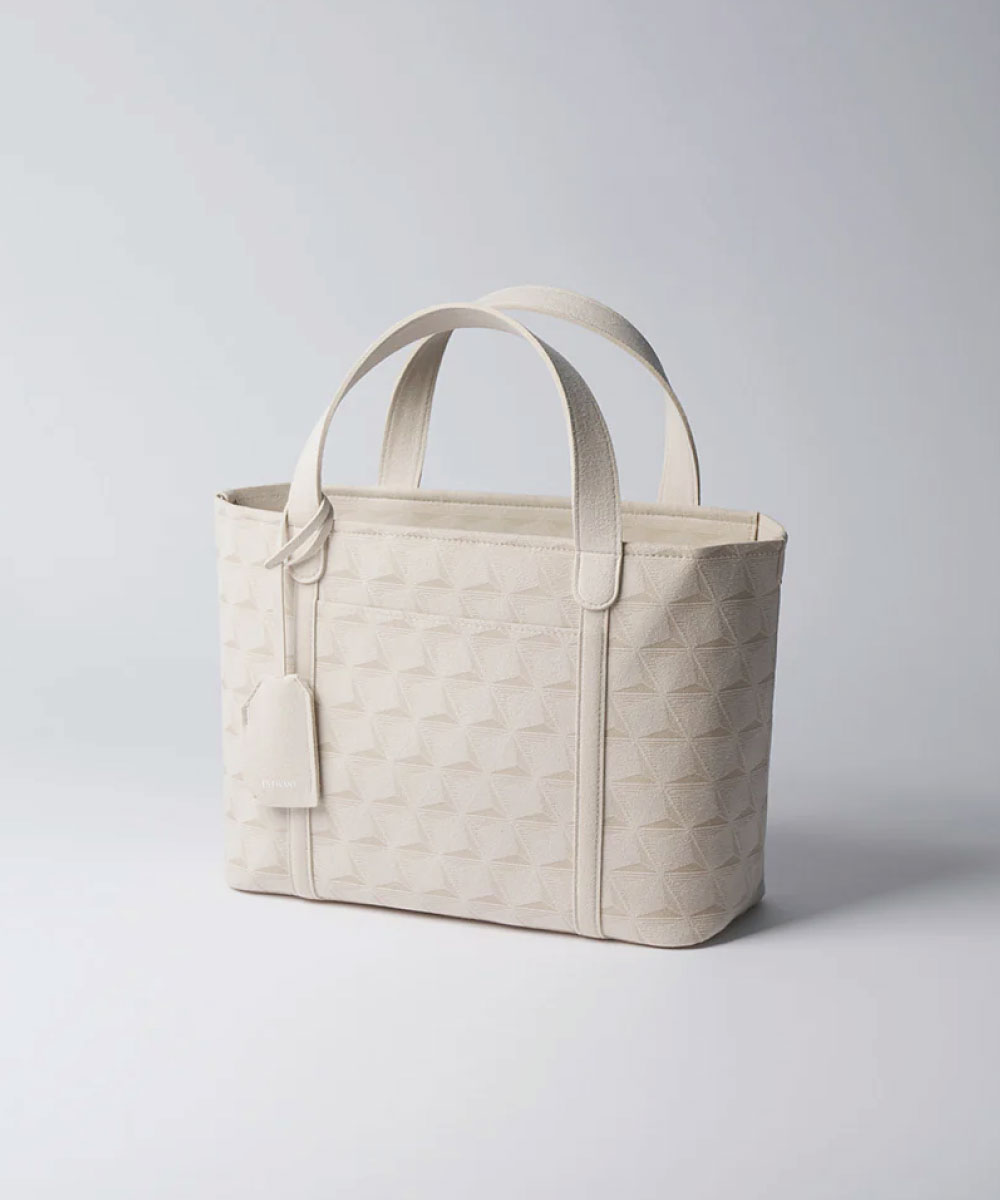 ESTIVANT エスティバン オフホワイト 極美品 ESTIVANT (エスティバン) | Safari Lounge