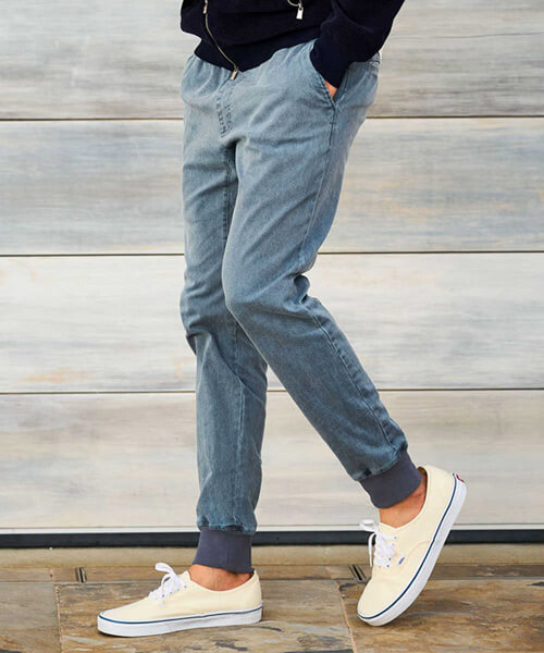 限定 テイパード 裾リブ ストレッチツイル カラーデニム風 イージーパンツ